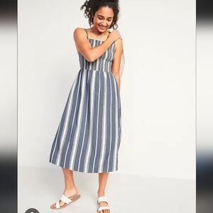 Old Navy - Smocked Fit & Flare Striped Cami Midi Dress - Size Medium